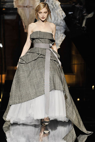 A Moment in Fashion: Dolce & Gabbana Fall 2008 |
